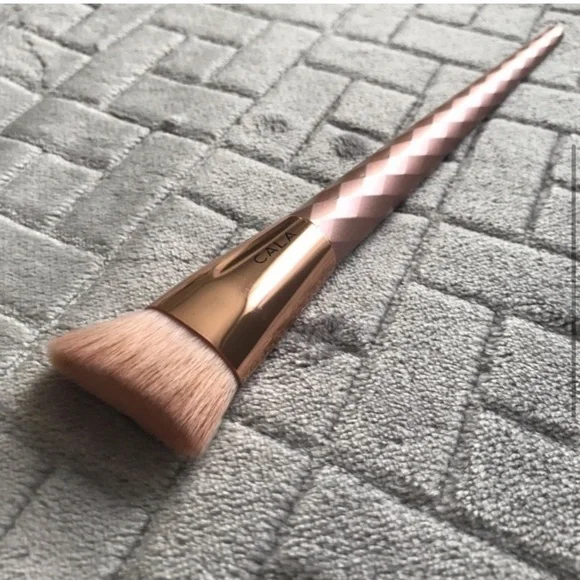 🪞 NEW contour makeup metallic pink brush - Picture 5 of 5